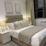 Apartment 30 Minutes To Central London